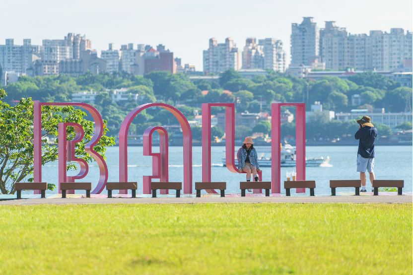 ▲新北各大重劃區房價6字頭起跳已成基本門檻,八里挾著優勢區位條件與多項重大交通建設加持,4字頭親民價成了雙北民眾購屋的最後樂土。